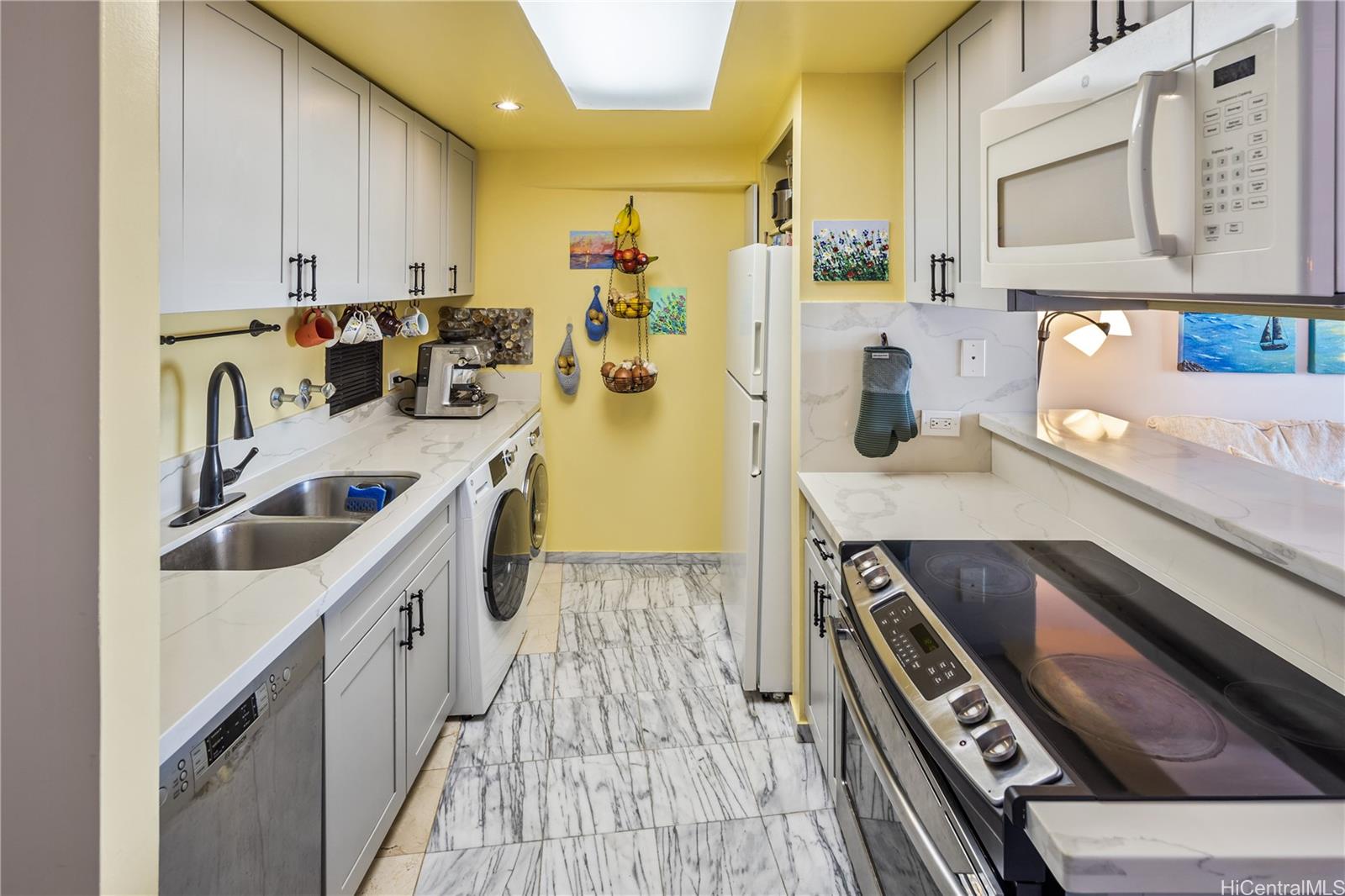 Marco Polo Apts condo # 1607, Honolulu, Hawaii - photo 2 of 21