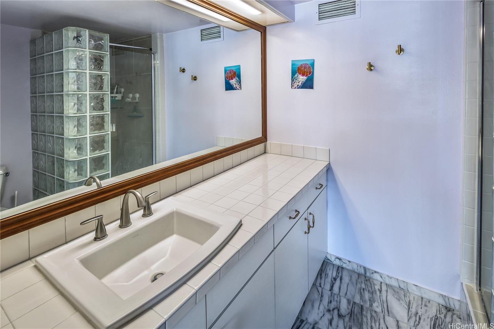 Marco Polo Apts condo # 1607, Honolulu, Hawaii - photo 15 of 21