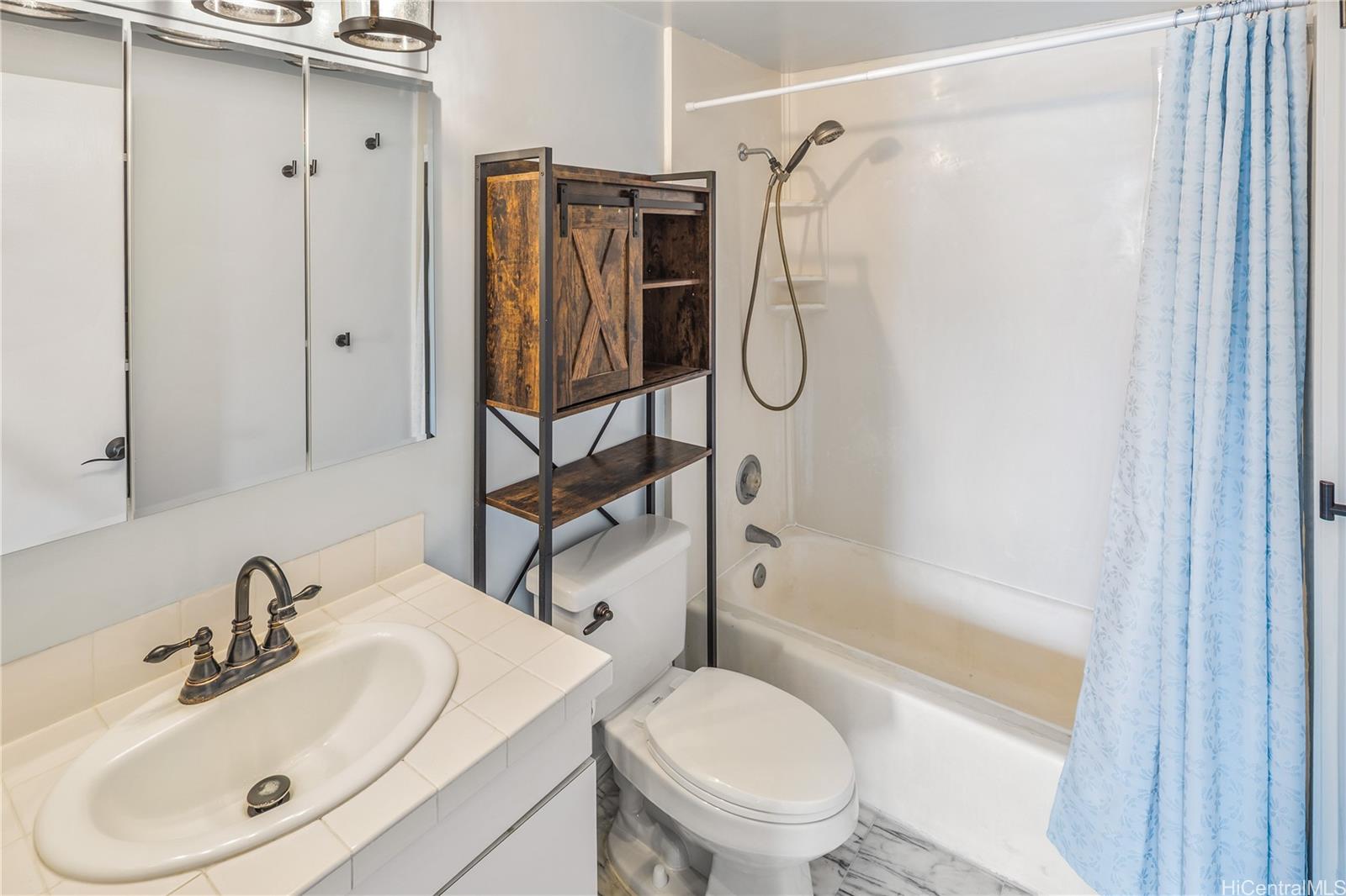 Marco Polo Apts condo # 1607, Honolulu, Hawaii - photo 10 of 21