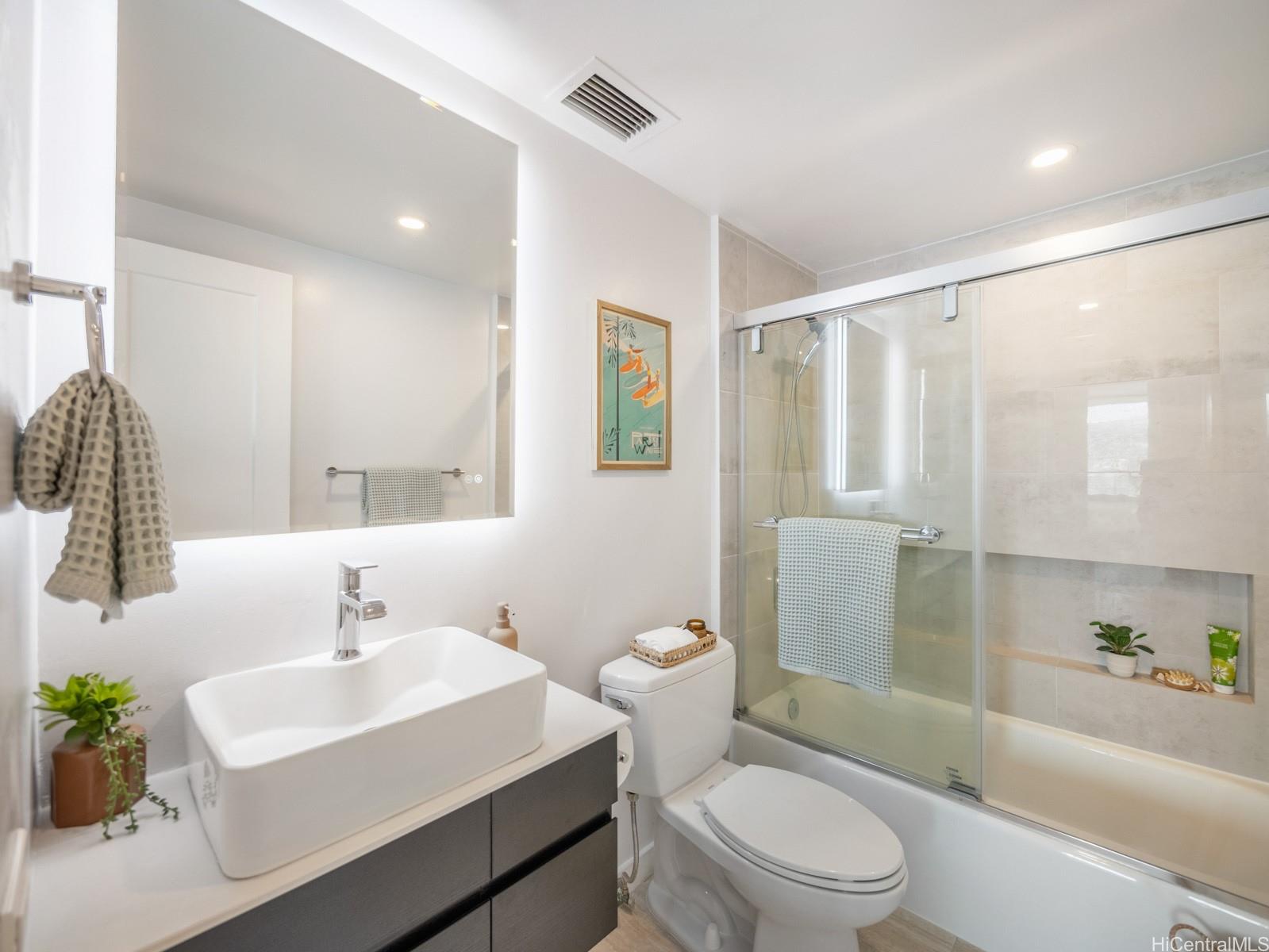 Marco Polo Apts condo # 1803, Honolulu, Hawaii - photo 10 of 18