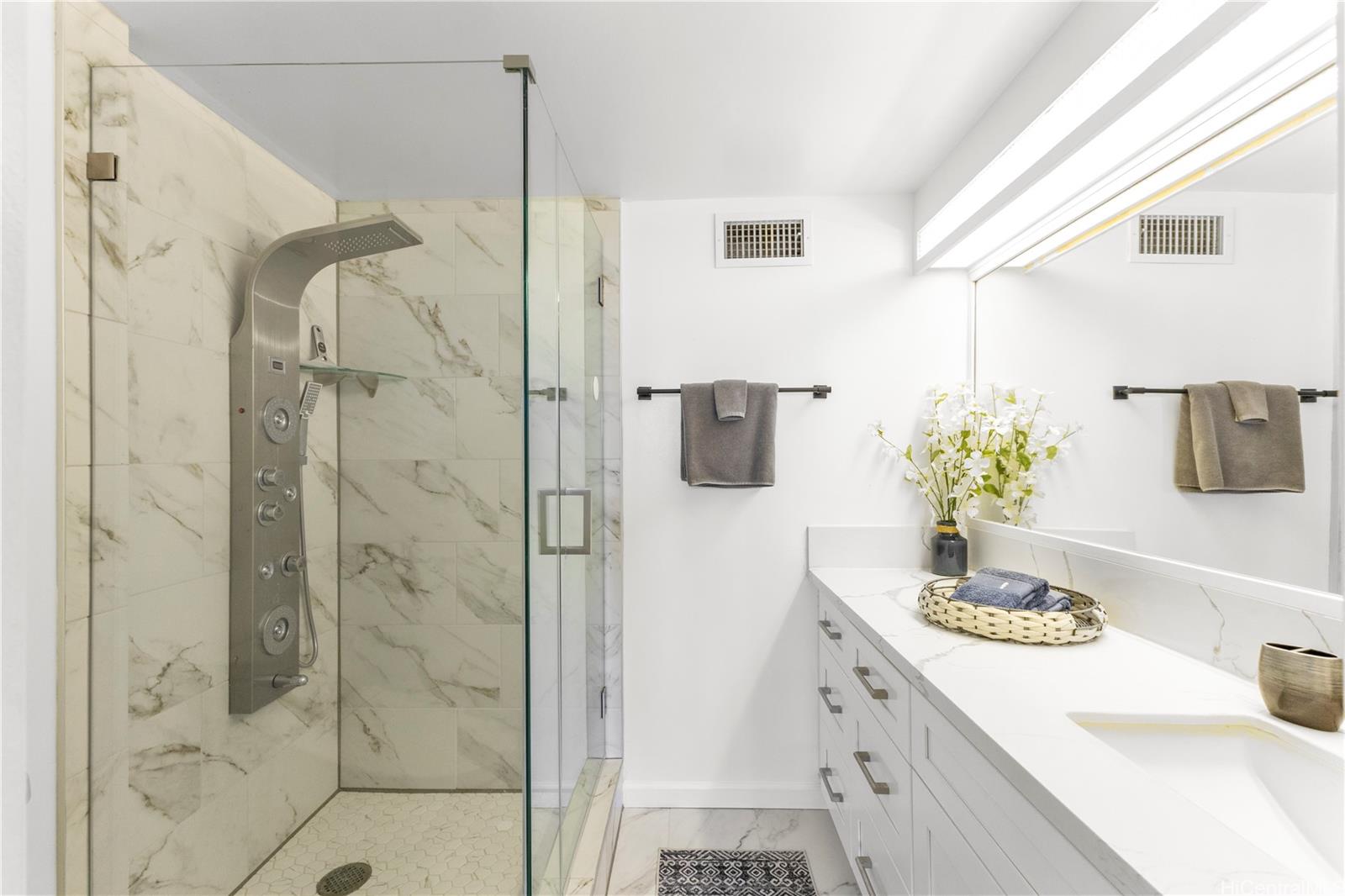 Marco Polo Apts condo # 2216, Honolulu, Hawaii - photo 16 of 25