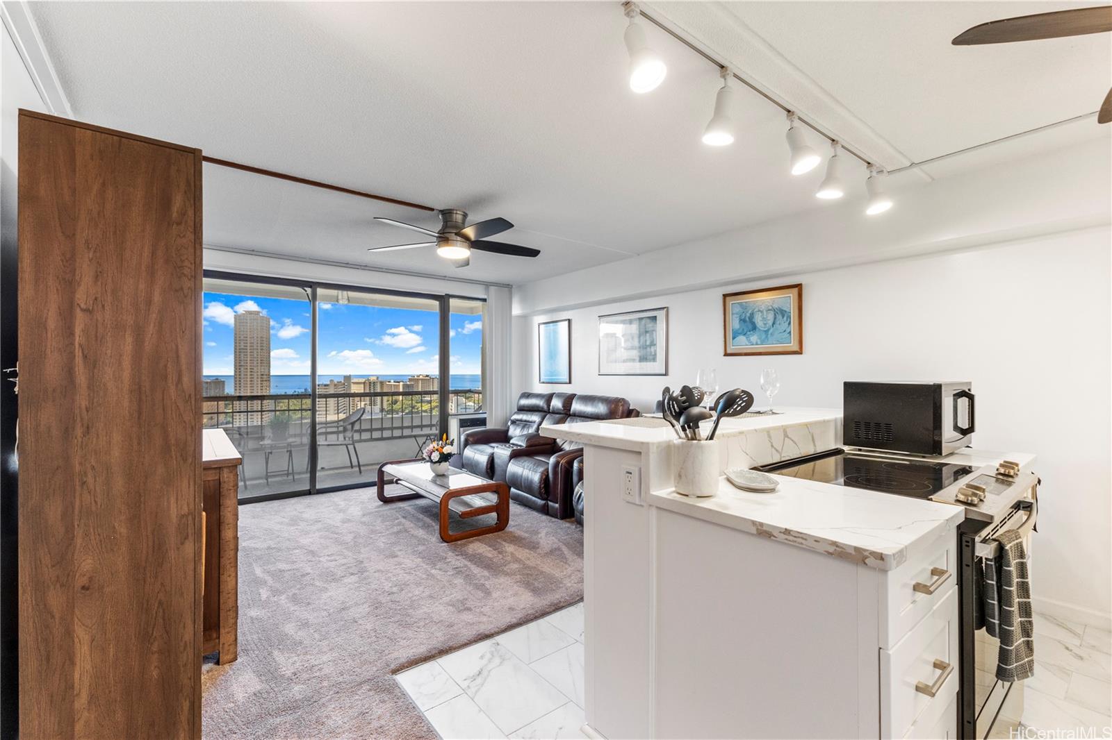 Marco Polo Apts condo # 2216, Honolulu, Hawaii - photo 5 of 25