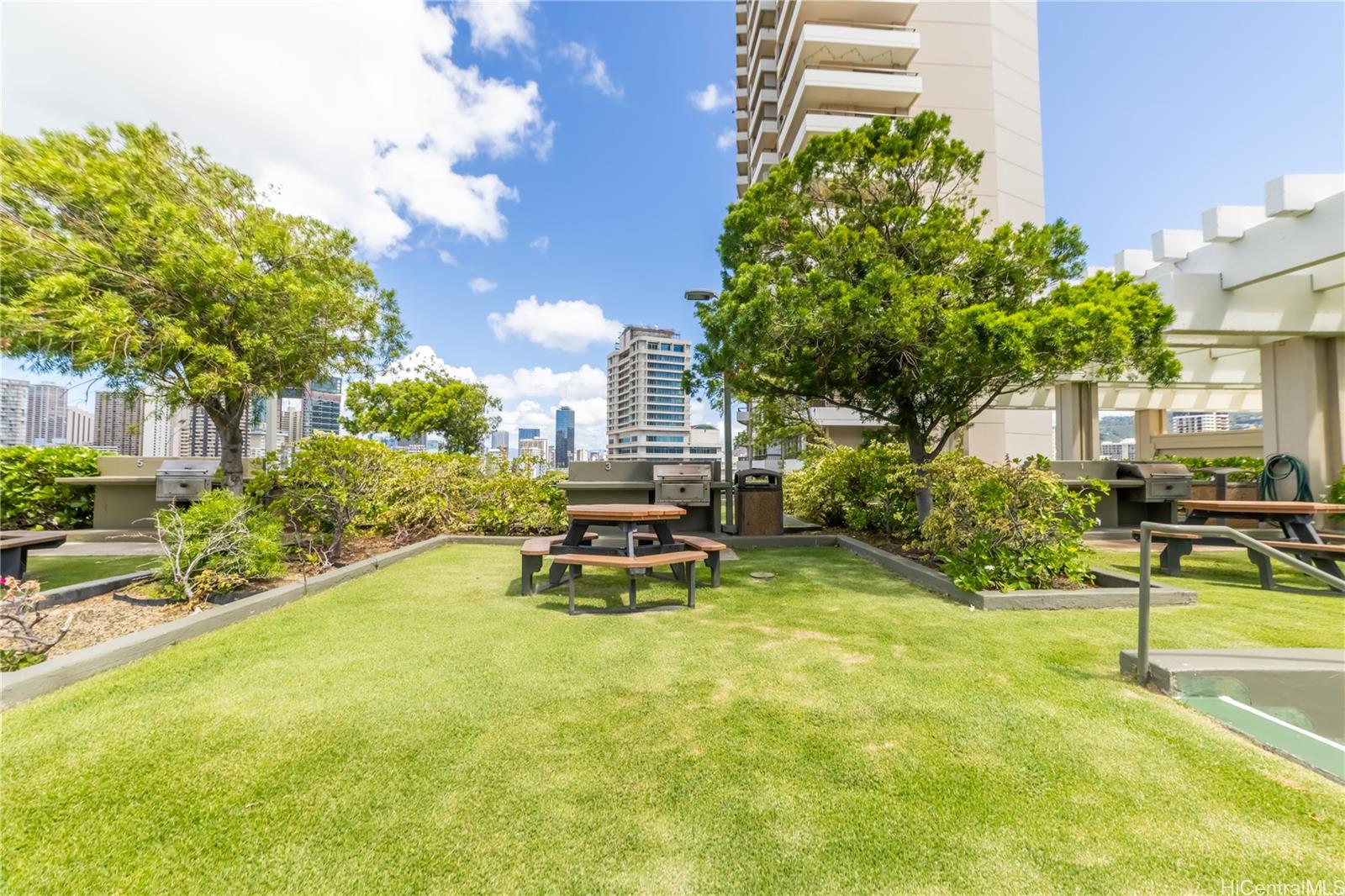 Marco Polo Apts condo # 311, Honolulu, Hawaii - photo 24 of 25