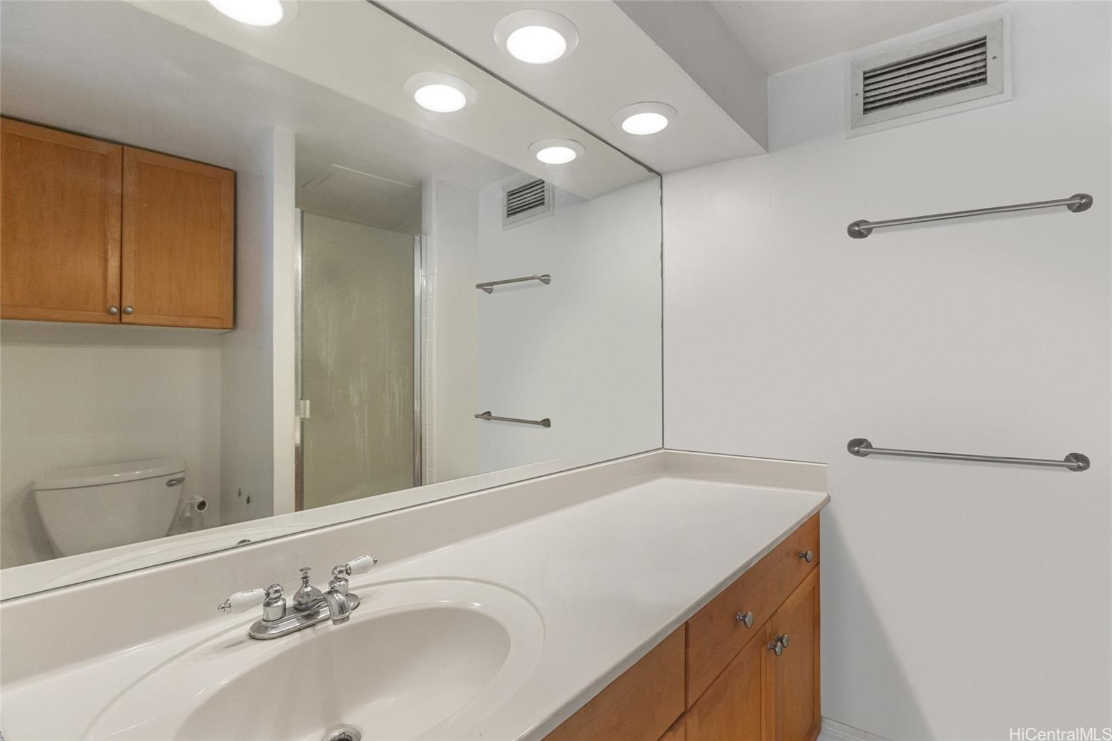 Marco Polo Apts condo # 3202, Honolulu, Hawaii - photo 12 of 24