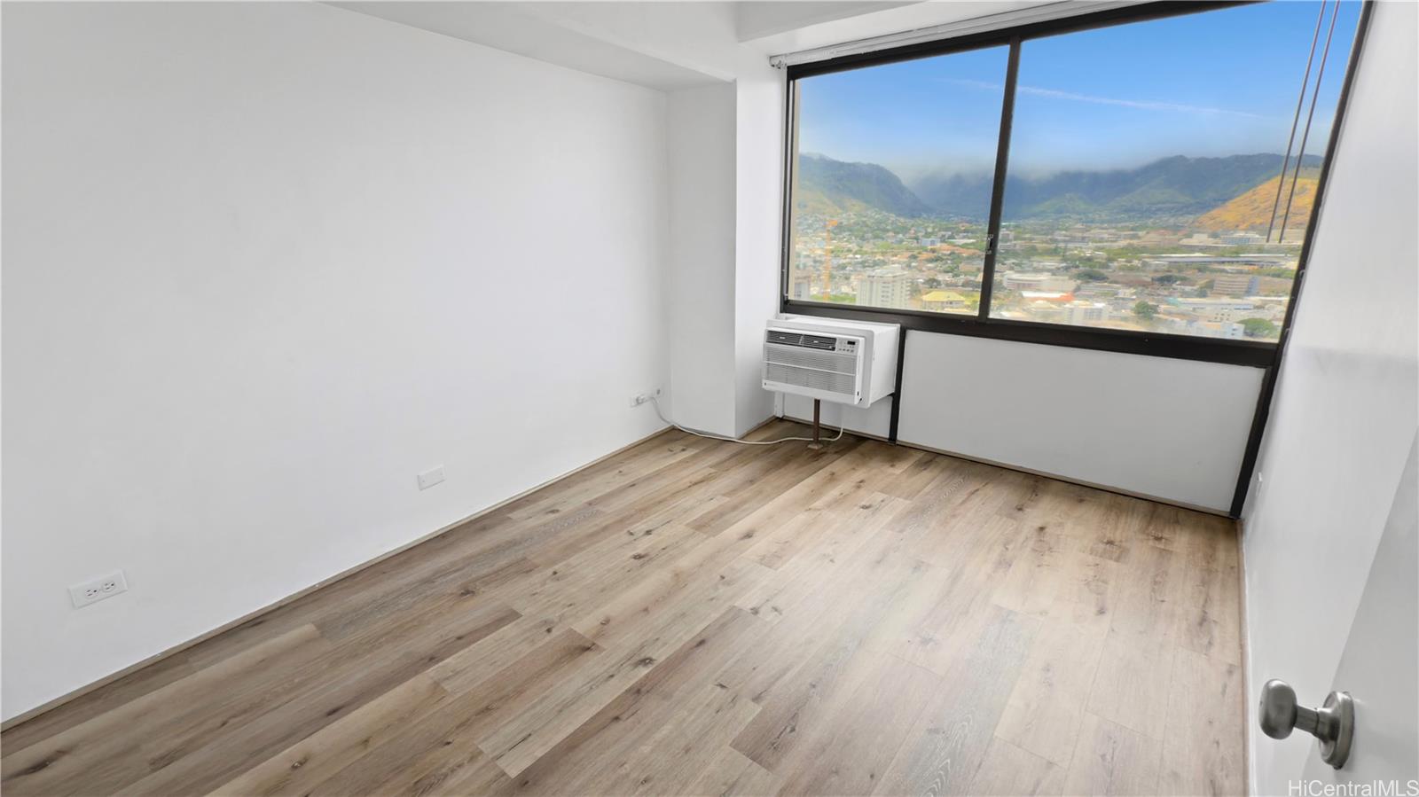 Marco Polo Apts condo # 3202, Honolulu, Hawaii - photo 14 of 24