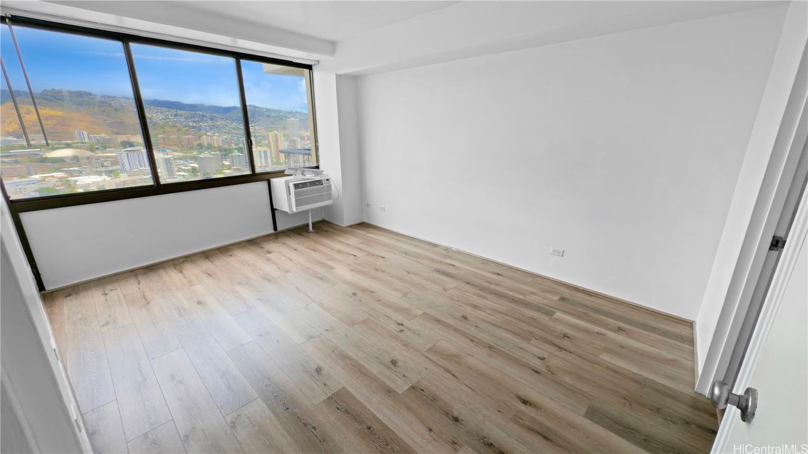 Marco Polo Apts condo # 3202, Honolulu, Hawaii - photo 8 of 24