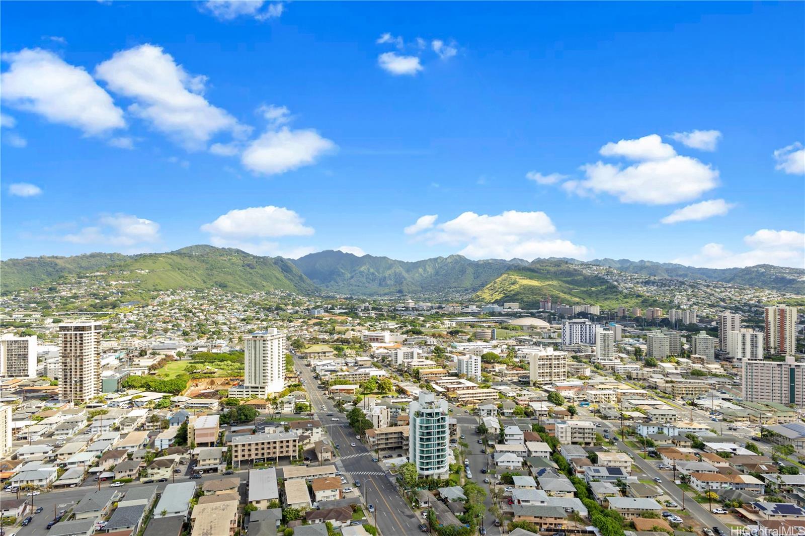 Marco Polo Apts condo # 3205, Honolulu, Hawaii - photo 3 of 25