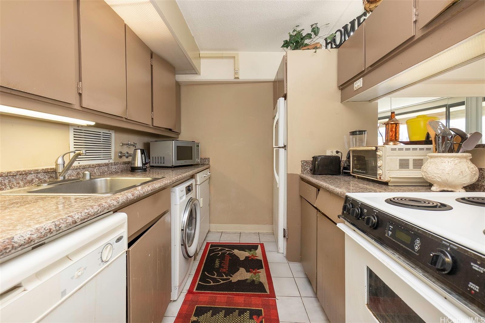 Marco Polo Apts condo # 811, Honolulu, Hawaii - photo 9 of 24