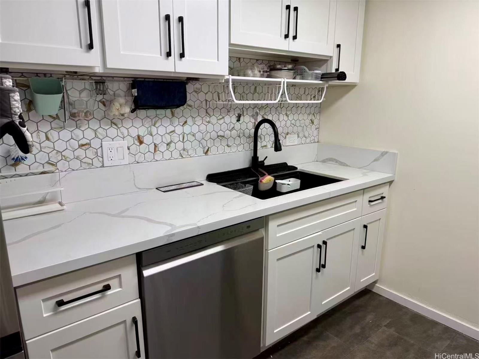 Sixteen Regents condo # 403, Honolulu, Hawaii - photo 3 of 12