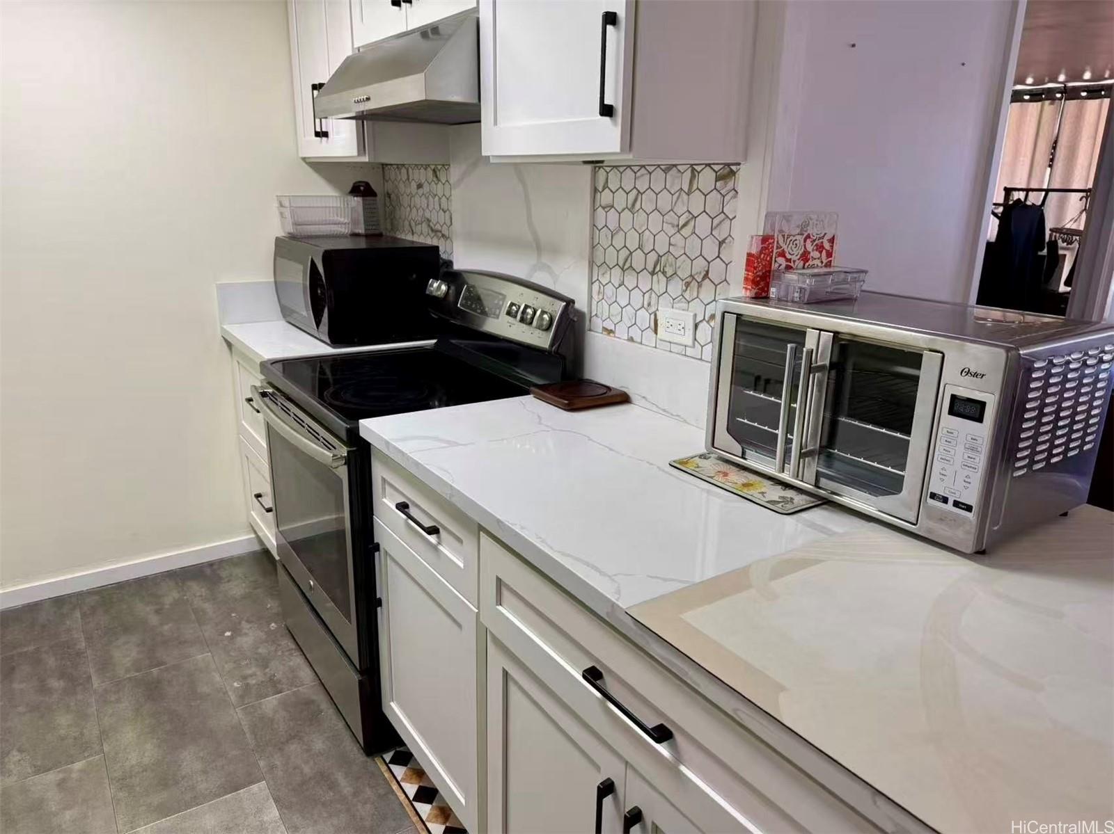 Sixteen Regents condo # 403, Honolulu, Hawaii - photo 4 of 12