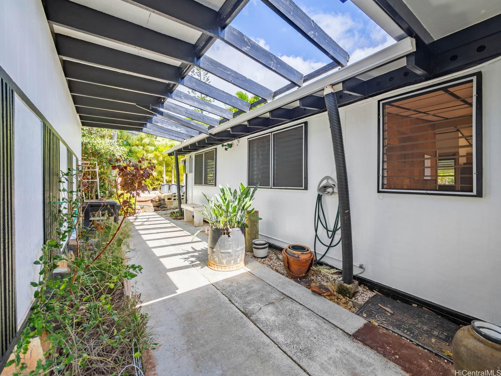 2335  Amokemoke Street Pacific Palisades, PearlCity home - photo 11 of 25