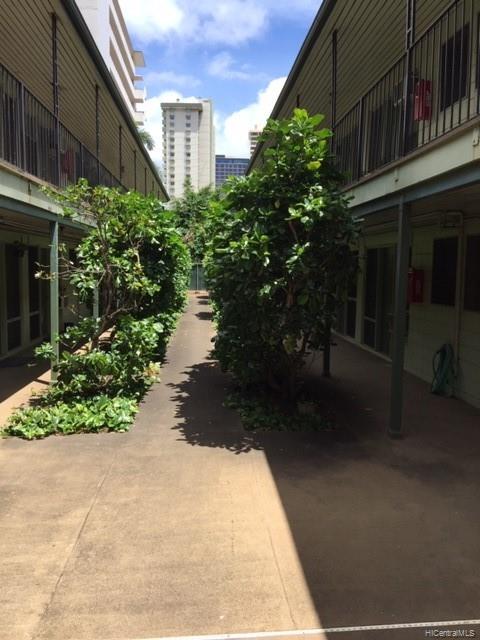 Ohua Gardens condo # 220, Honolulu, Hawaii - photo 2 of 6