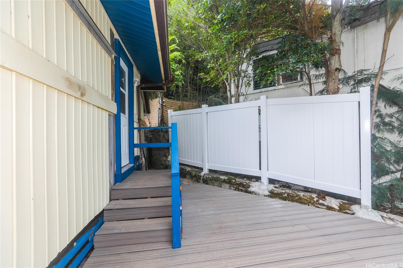 2343 Kuahea St Honolulu - Rental - photo 2 of 11