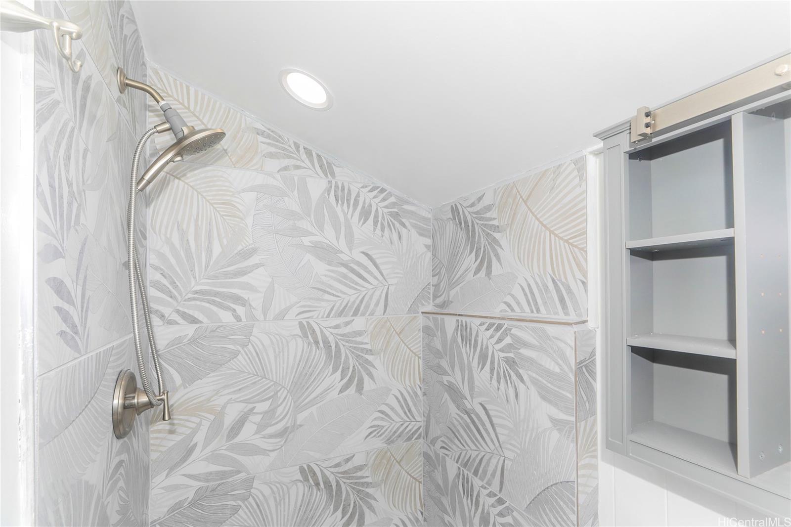 2343 Kuahea St Honolulu - Rental - photo 8 of 11