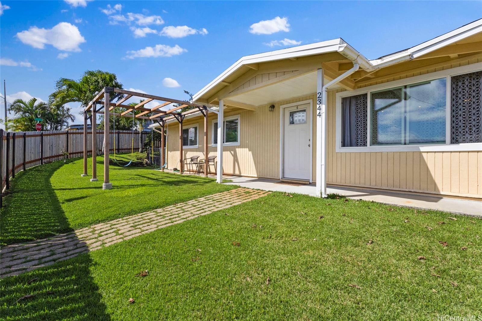 2344  Ahamoa Street Pacific Palisades, PearlCity home - photo 2 of 18