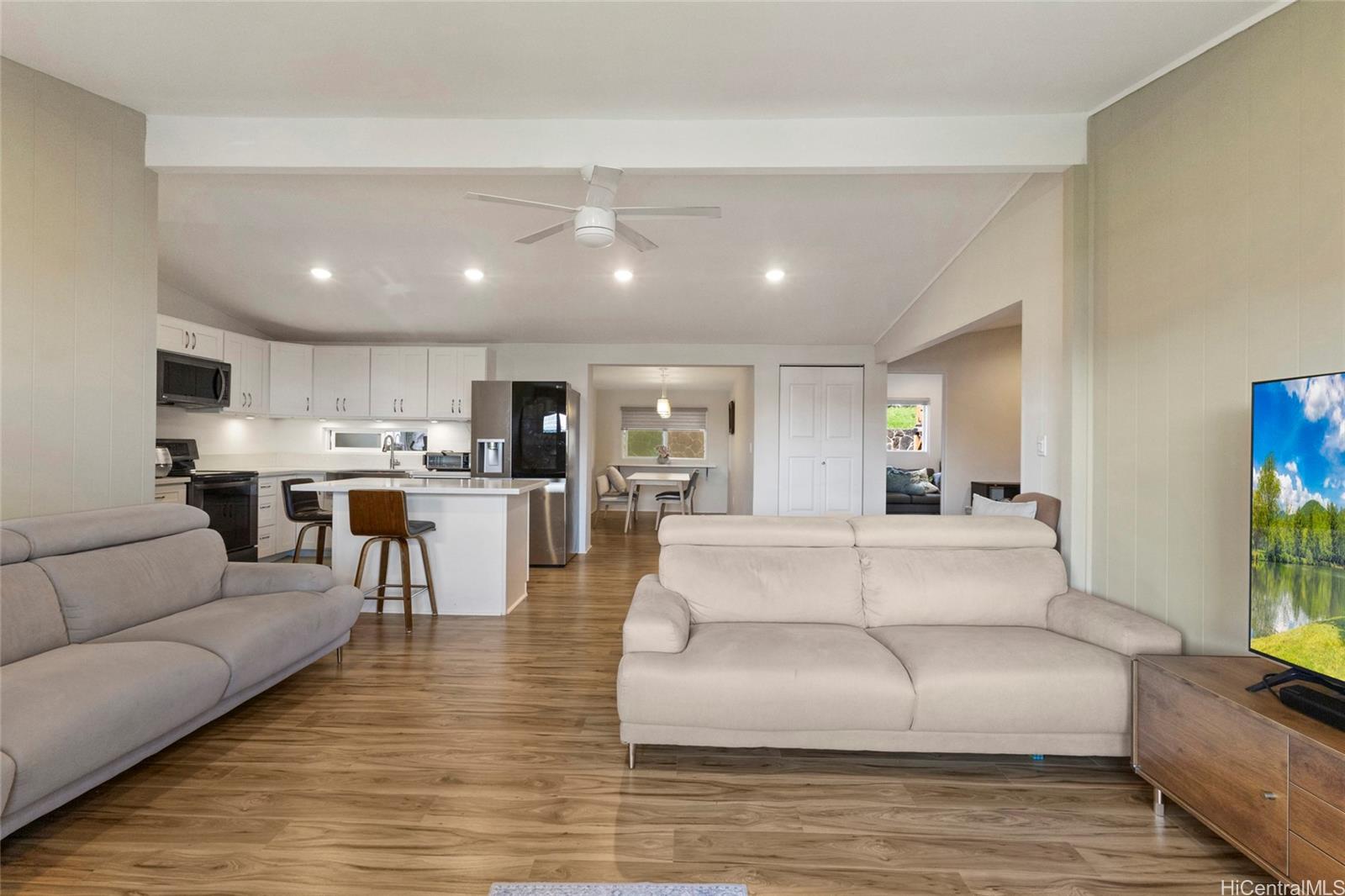 2344  Ahamoa Street Pacific Palisades, PearlCity home - photo 4 of 18