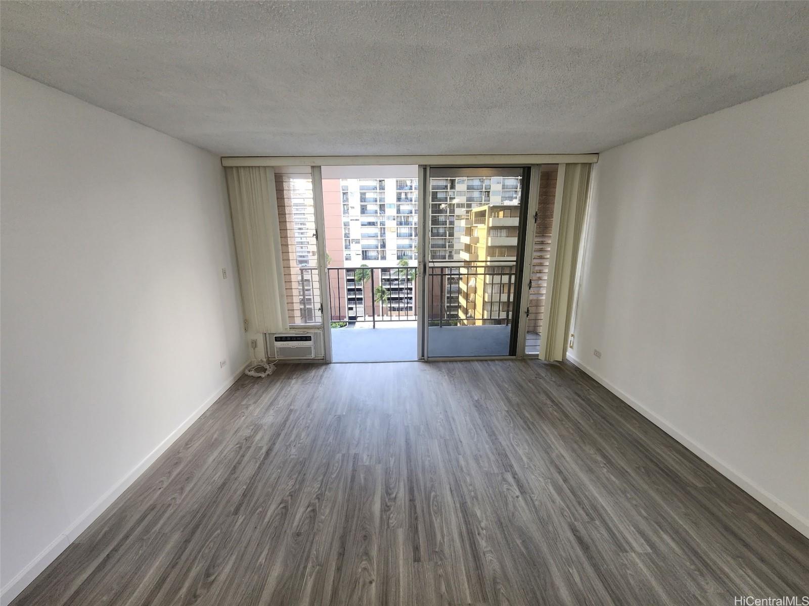 Fairway Villa condo # 1006, Honolulu, Hawaii - photo 2 of 4