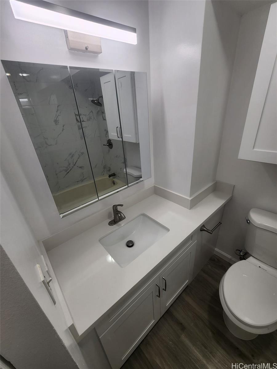 Fairway Villa condo # 1006, Honolulu, Hawaii - photo 3 of 4