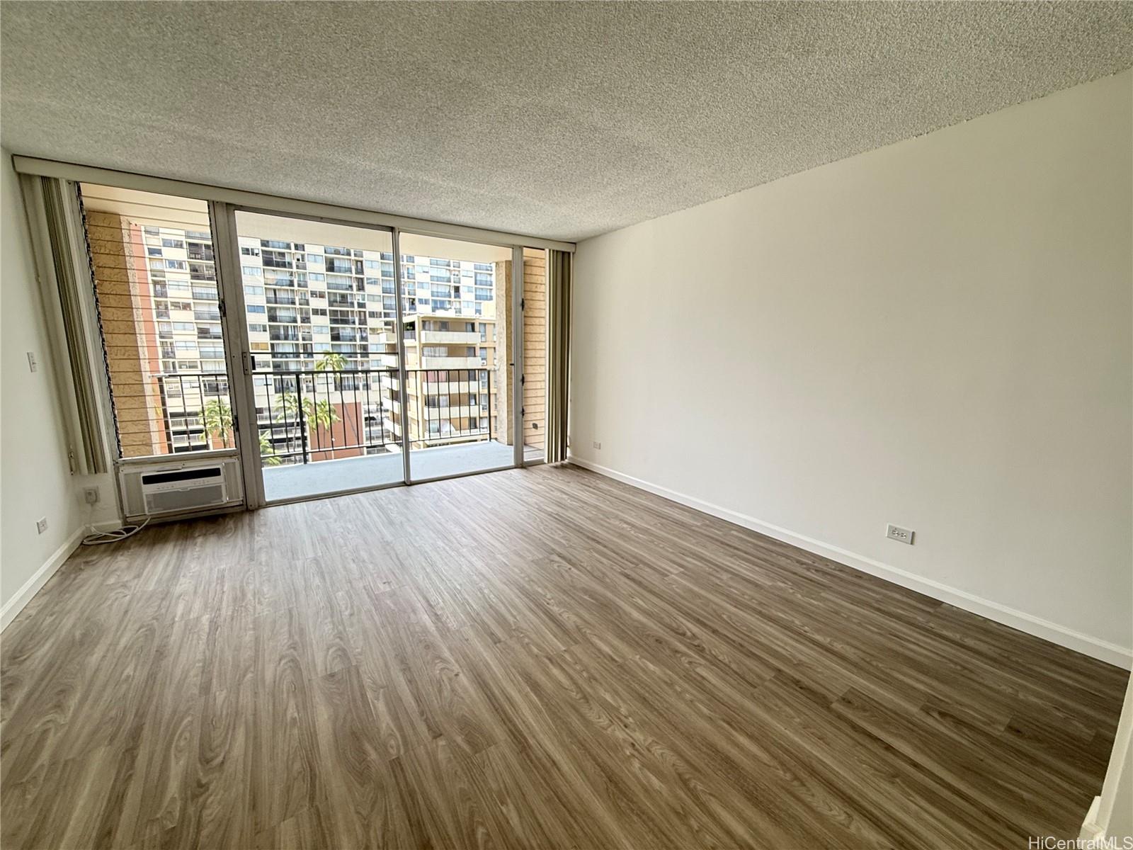 2345 Ala Wai Blvd Honolulu - Rental - photo 3 of 10