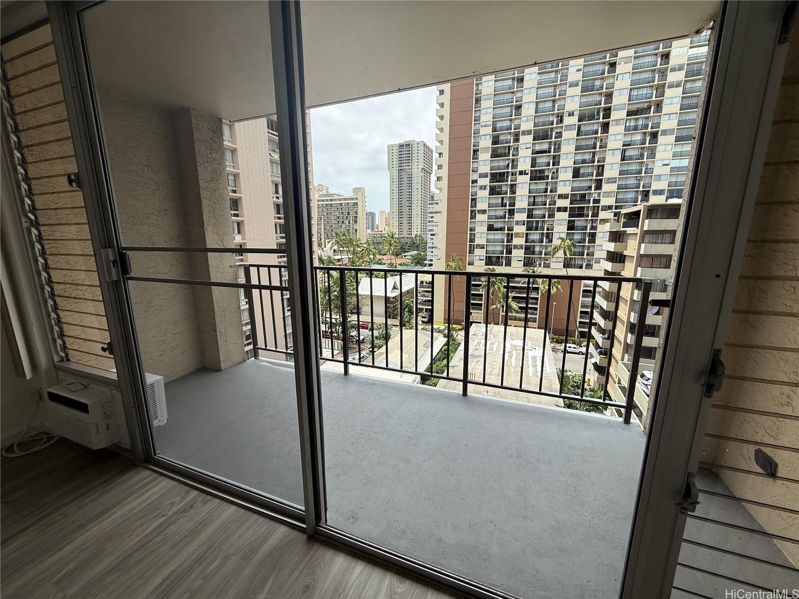 2345 Ala Wai Blvd Honolulu - Rental - photo 4 of 10