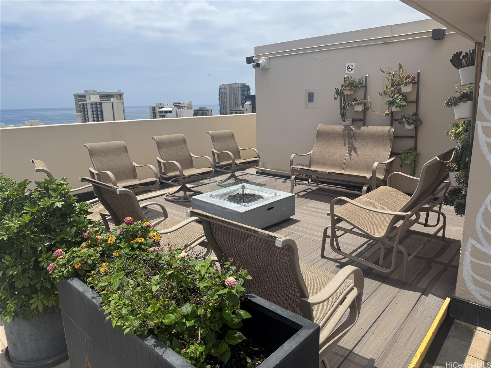 2345 Ala Wai Blvd Honolulu - Rental - photo 8 of 10