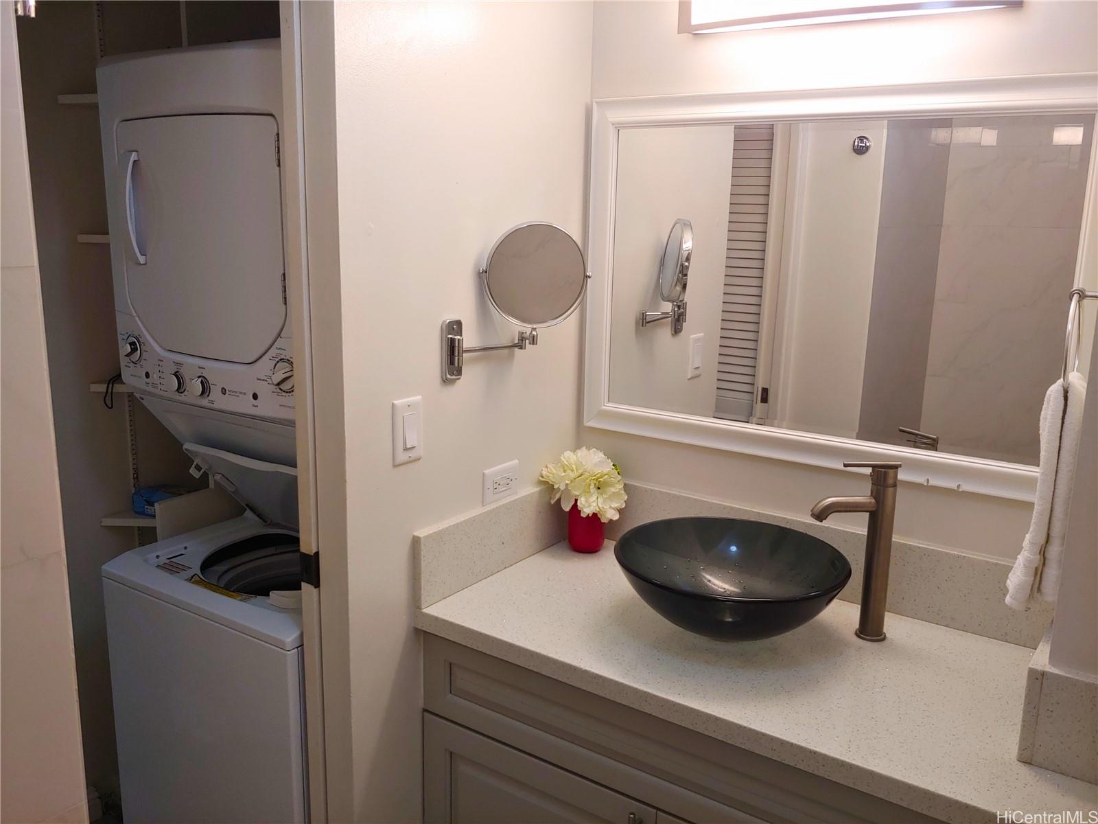 Fairway Villa condo # 1010, Honolulu, Hawaii - photo 6 of 7