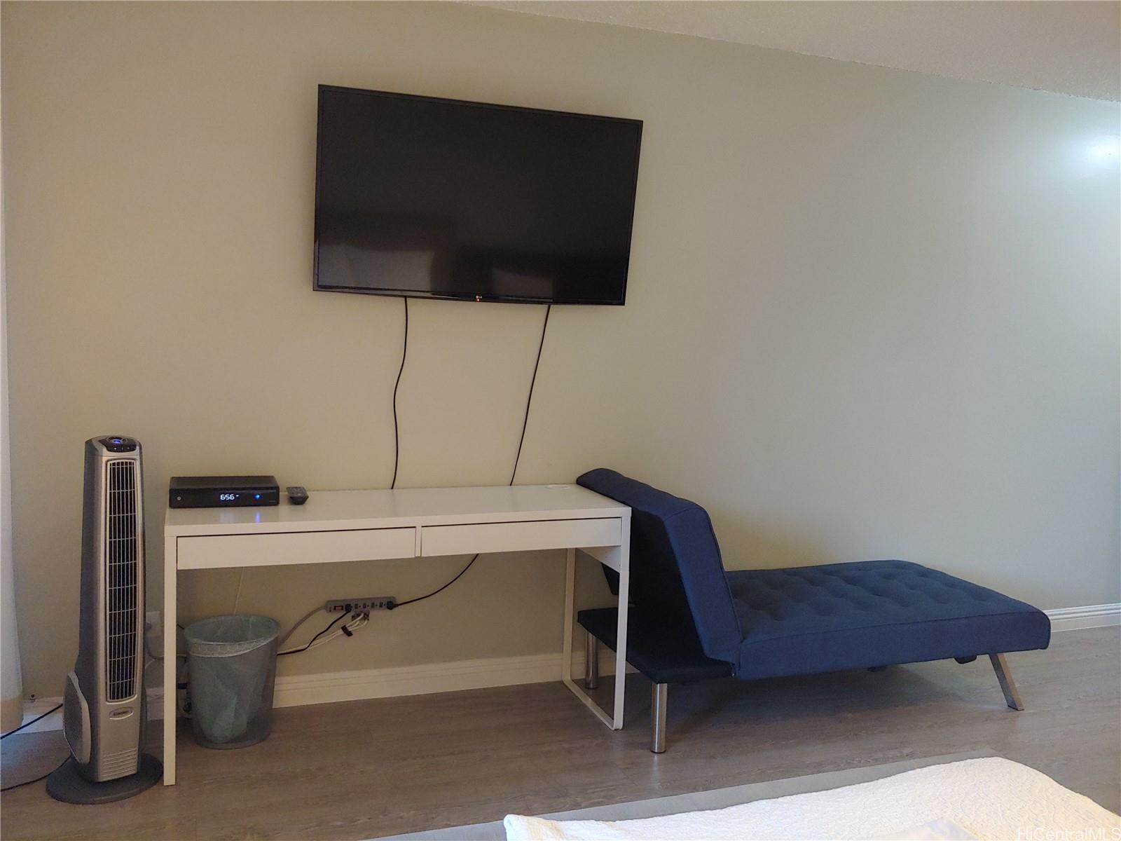 Fairway Villa condo # 1010, Honolulu, Hawaii - photo 5 of 8