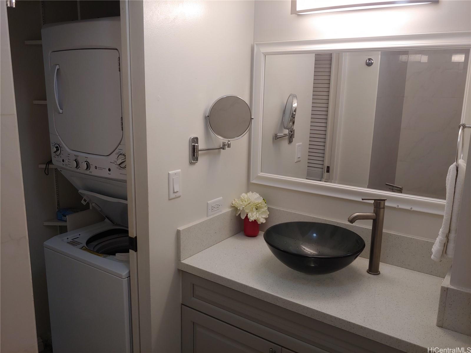 Fairway Villa condo # 1010, Honolulu, Hawaii - photo 6 of 8