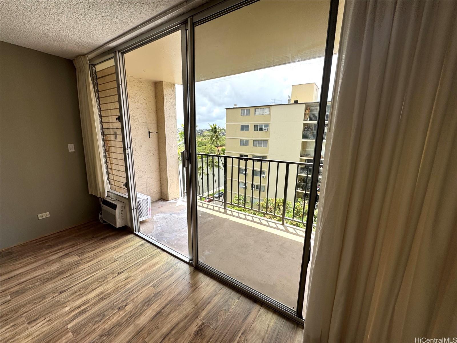 FAIRWAY VILLA condo # 1015, Honolulu, Hawaii - photo 7 of 13