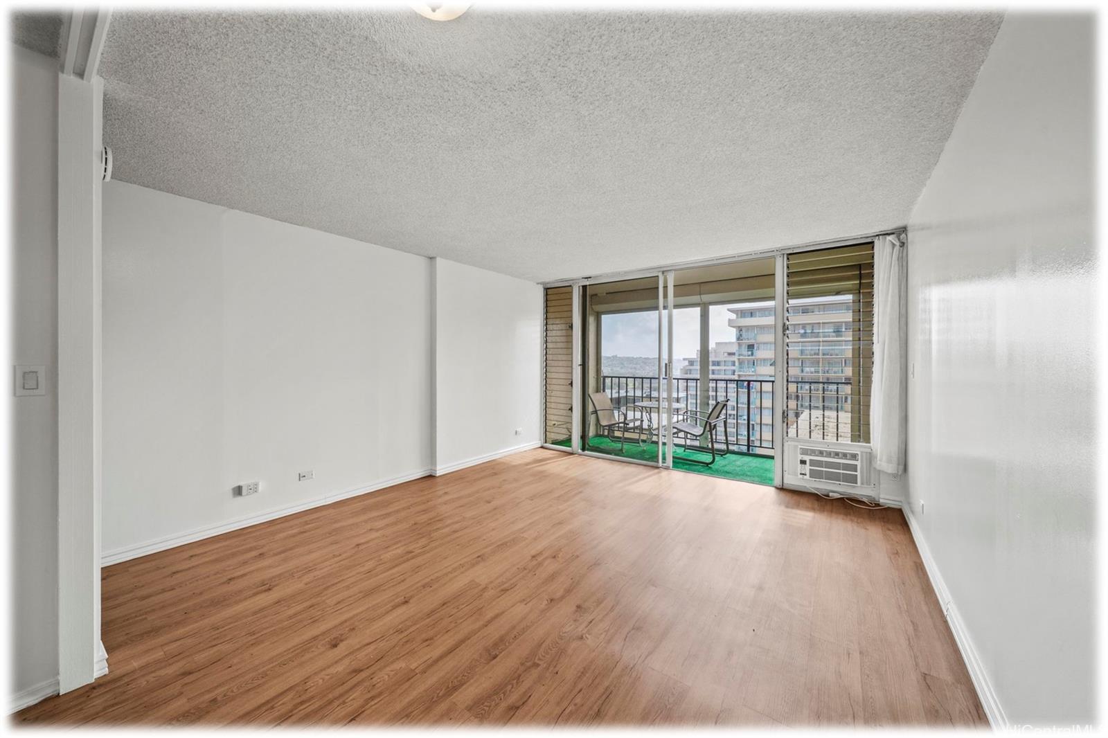 Fairway Villa condo # 1505, Honolulu, Hawaii - photo 3 of 22