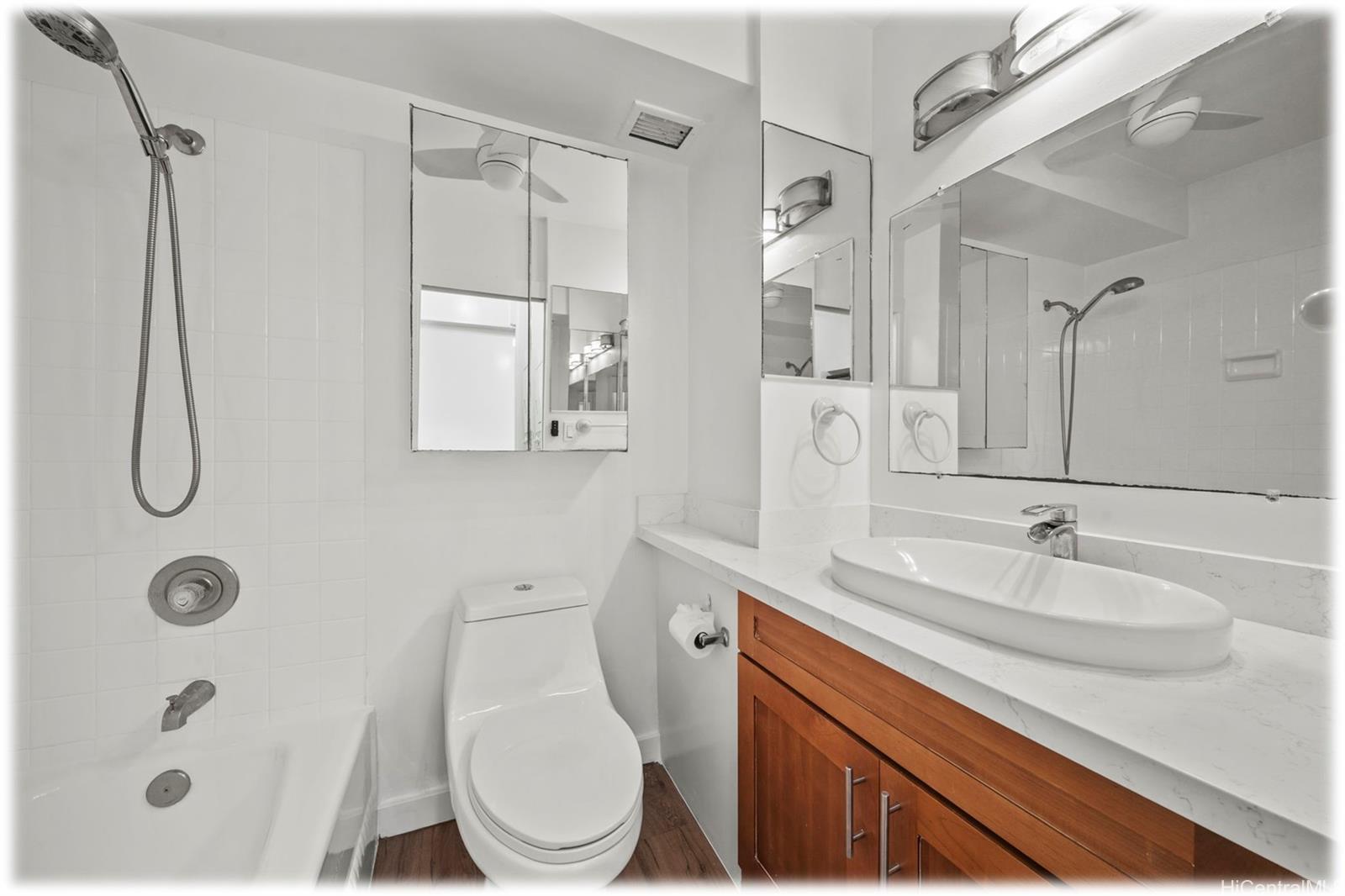 Fairway Villa condo # 1505, Honolulu, Hawaii - photo 10 of 22