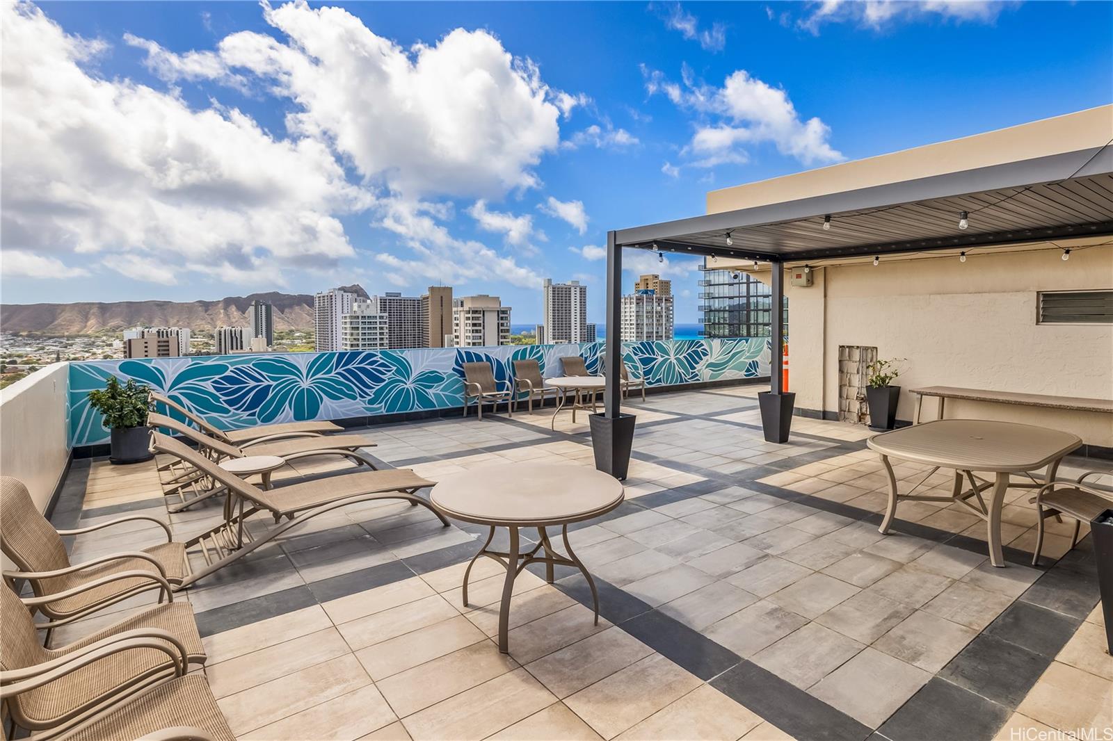 Fairway Villa condo # 1610, Honolulu, Hawaii - photo 21 of 23