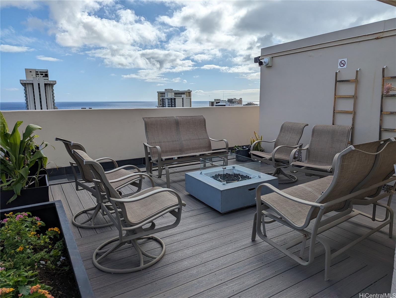 Fairway Villa condo # 1705, Honolulu, Hawaii - photo 14 of 17