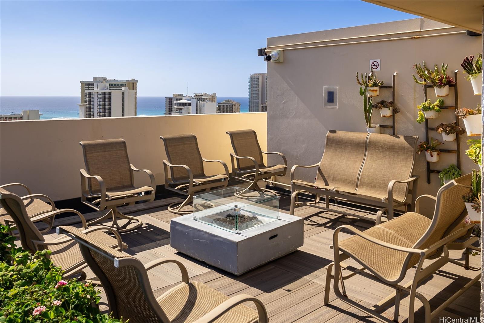 Fairway Villa condo # 1902, Honolulu, Hawaii - photo 16 of 25