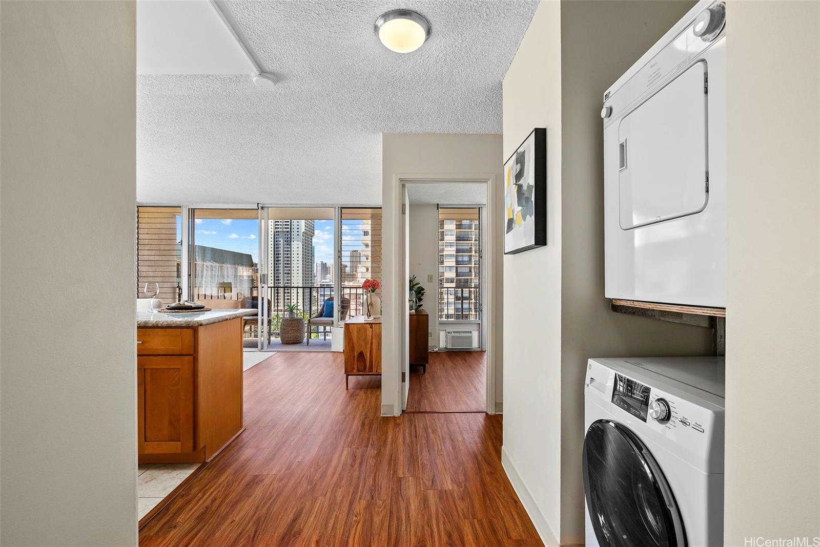 Fairway Villa condo # 1902, Honolulu, Hawaii - photo 6 of 25