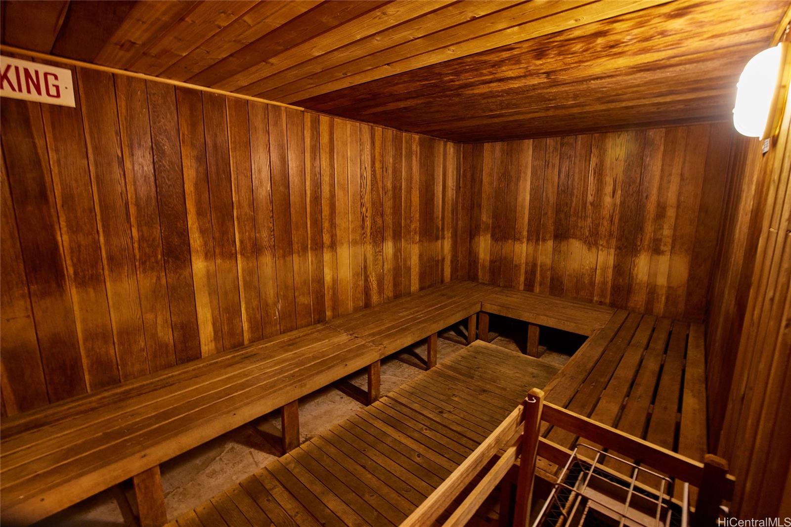 Fairway Villa condo # 1907, Honolulu, Hawaii - photo 15 of 16