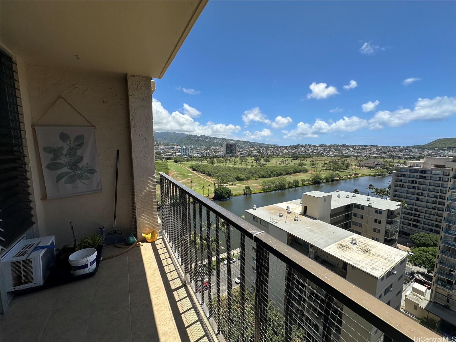 Fairway Villa condo # 1907, Honolulu, Hawaii - photo 5 of 16