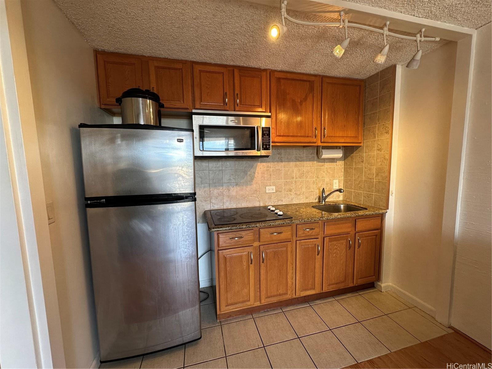 Fairway Villa condo # 1907, Honolulu, Hawaii - photo 6 of 16