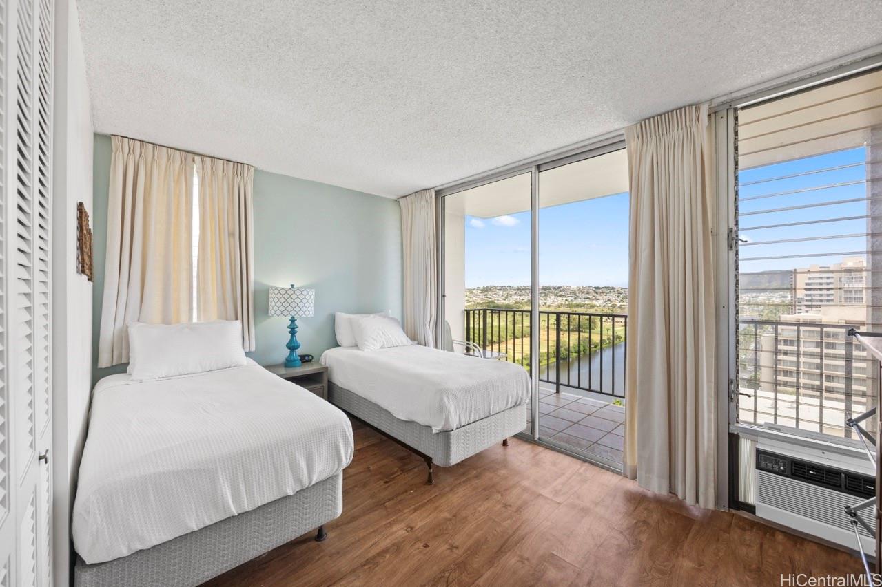 Fairway Villa condo # 1917, Honolulu, Hawaii - photo 11 of 21