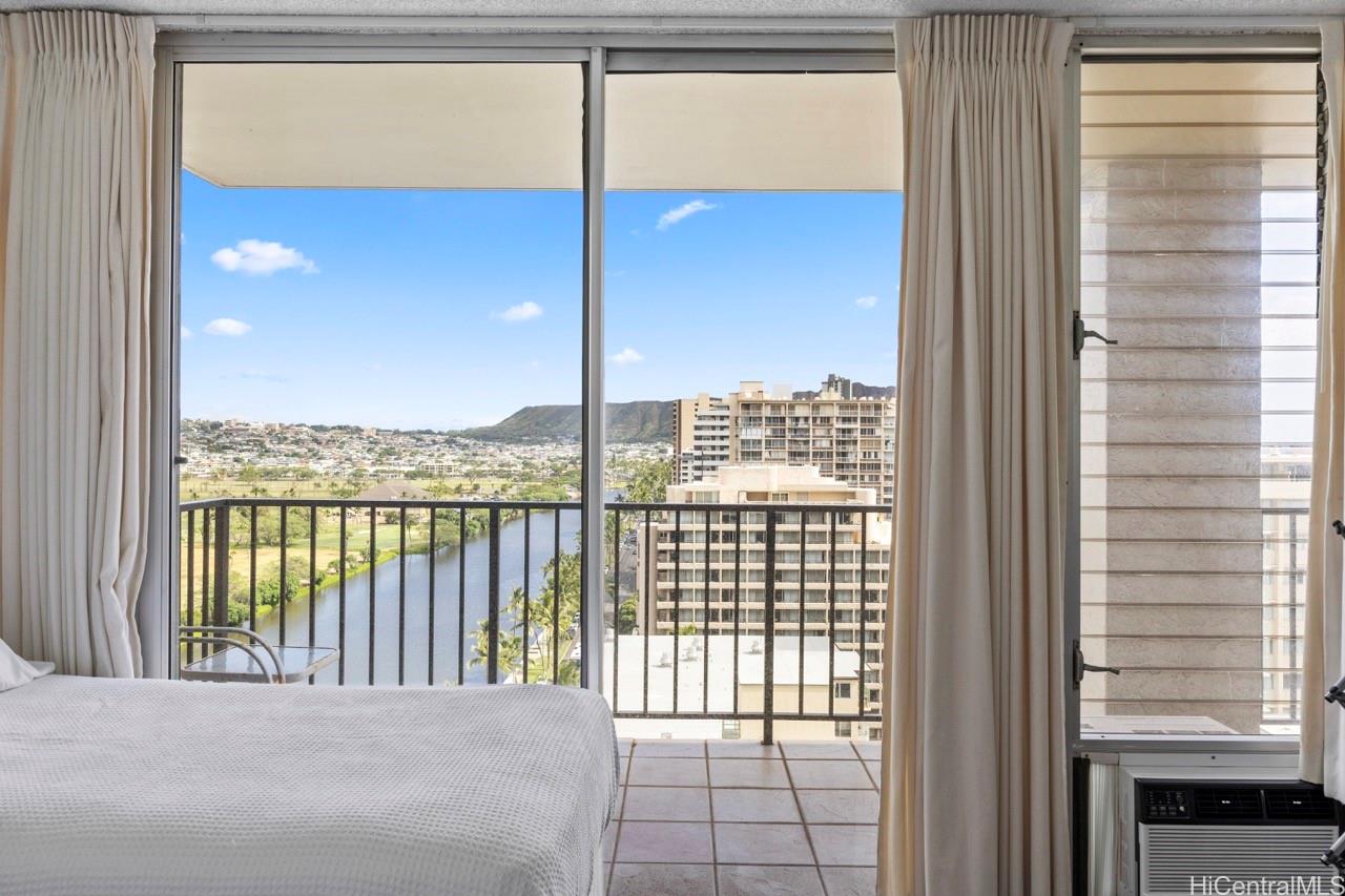 Fairway Villa condo # 1917, Honolulu, Hawaii - photo 12 of 21