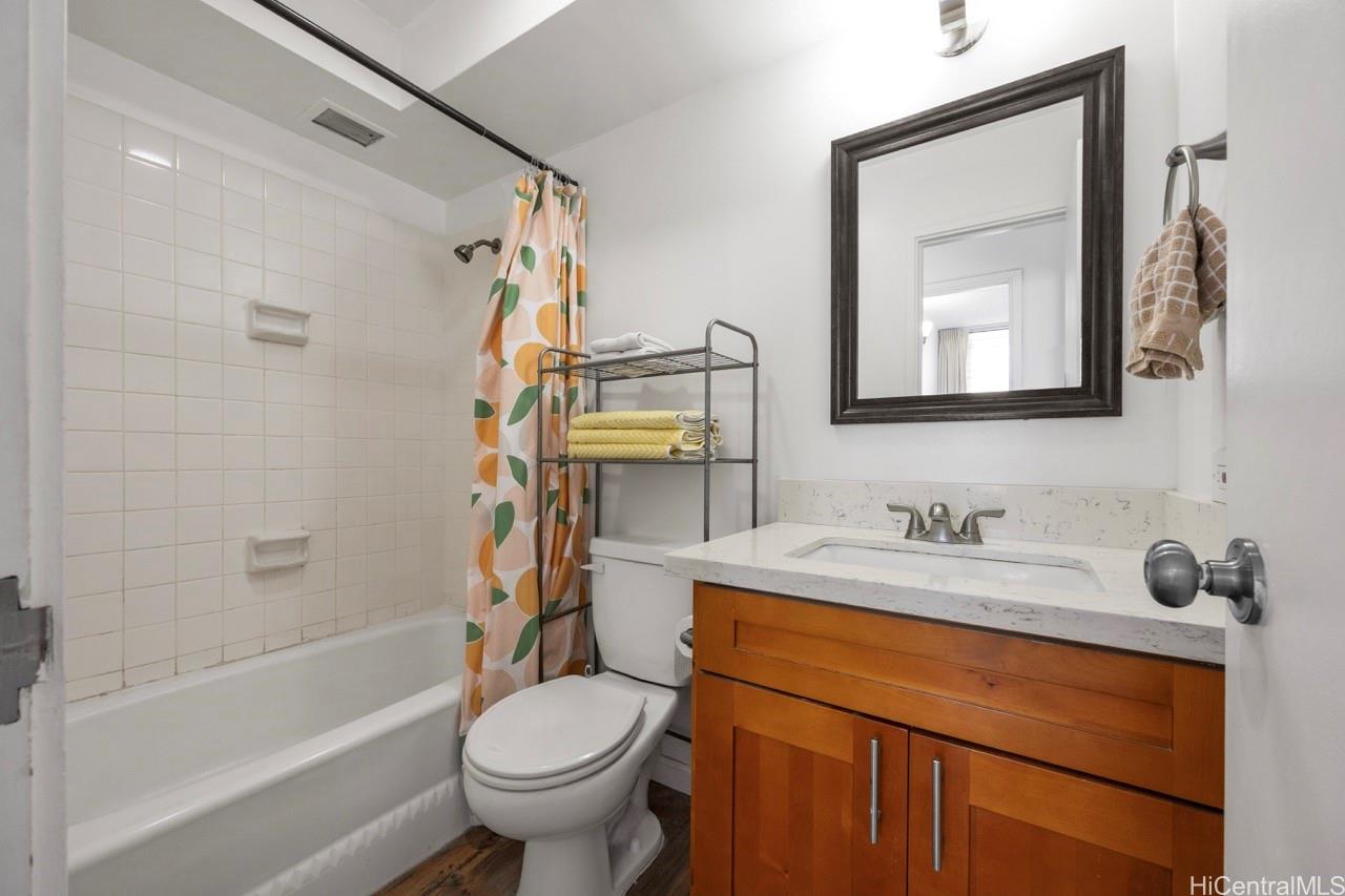 Fairway Villa condo # 1917, Honolulu, Hawaii - photo 13 of 21