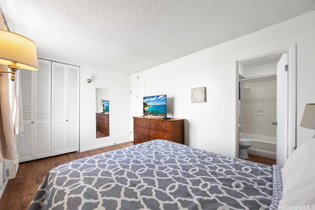 Fairway Villa condo # 1917, Honolulu, Hawaii - photo 18 of 21