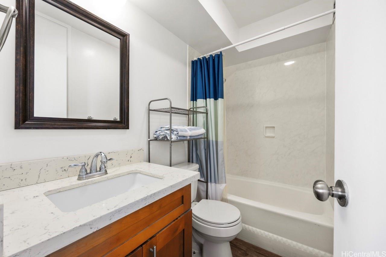 Fairway Villa condo # 1917, Honolulu, Hawaii - photo 19 of 21