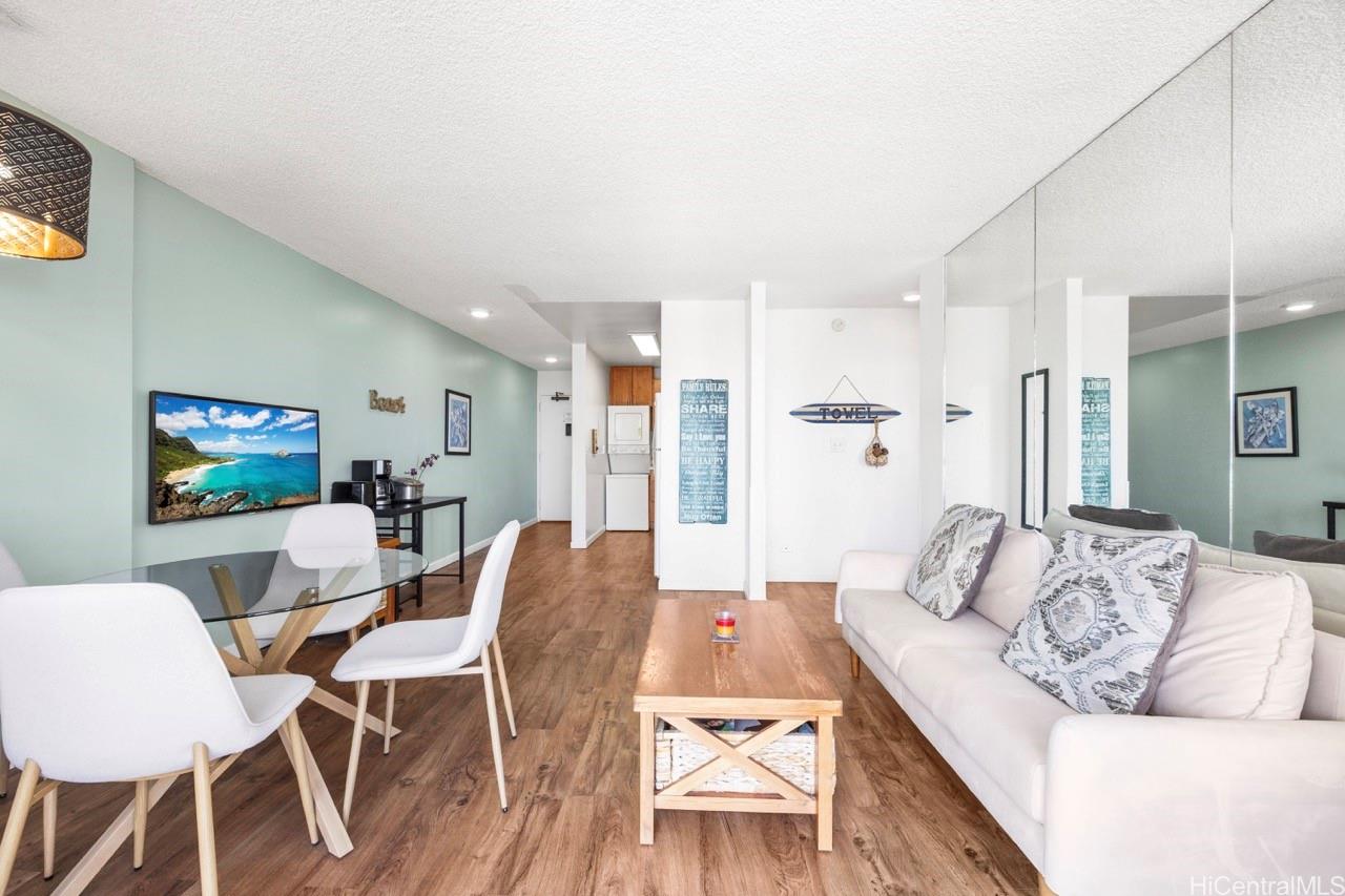 Fairway Villa condo # 1917, Honolulu, Hawaii - photo 6 of 21