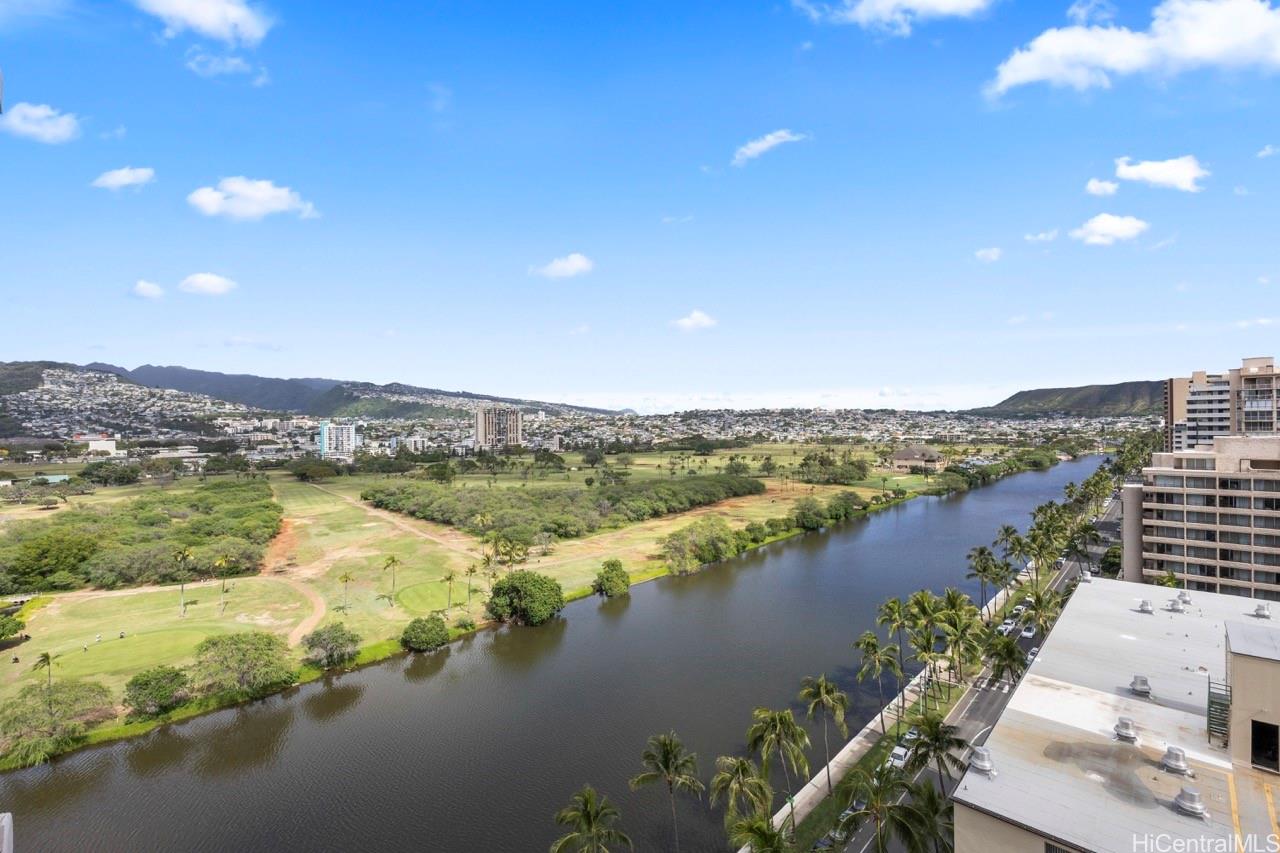 Fairway Villa condo # 1917, Honolulu, Hawaii - photo 10 of 21