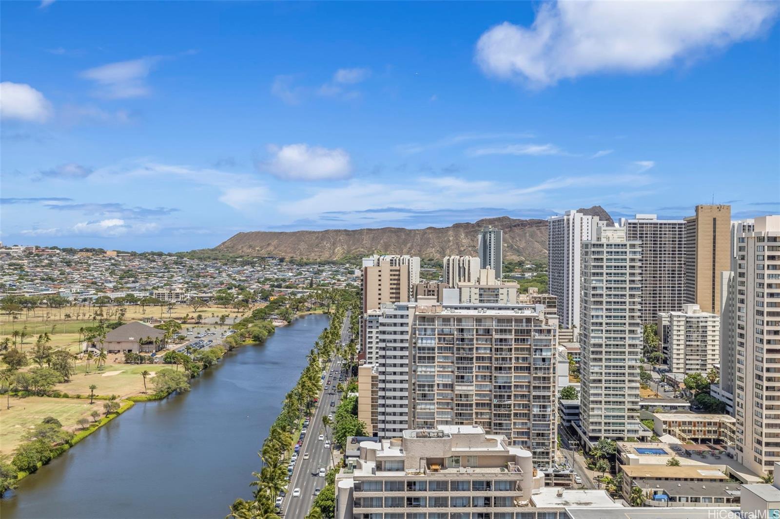 Fairway Villa condo # 1918, Honolulu, Hawaii - photo 3 of 19