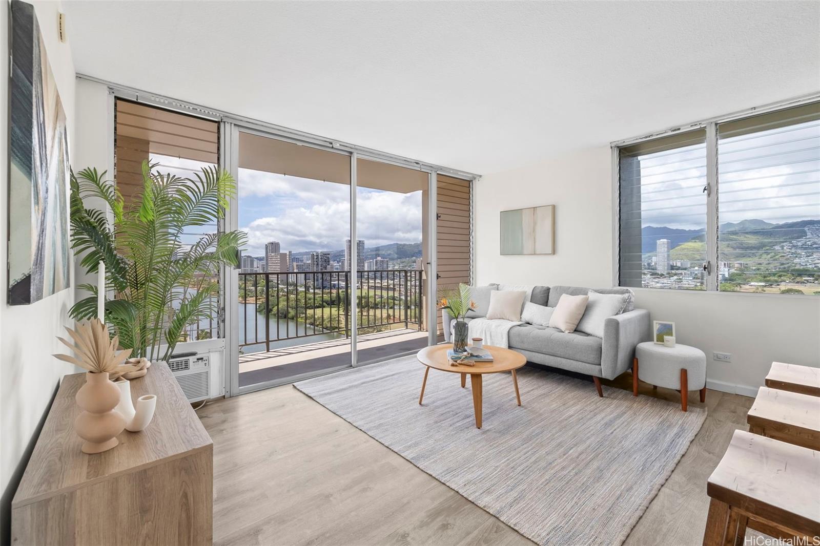 Fairway Villa condo # 1918, Honolulu, Hawaii - photo 5 of 19