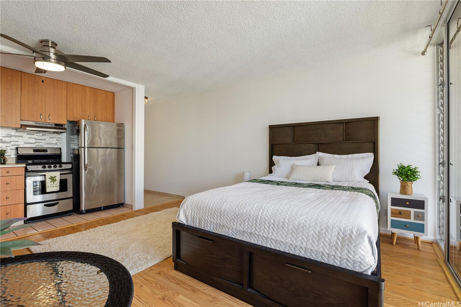 Fairway Villa condo # 2104, Honolulu, Hawaii - photo 2 of 18