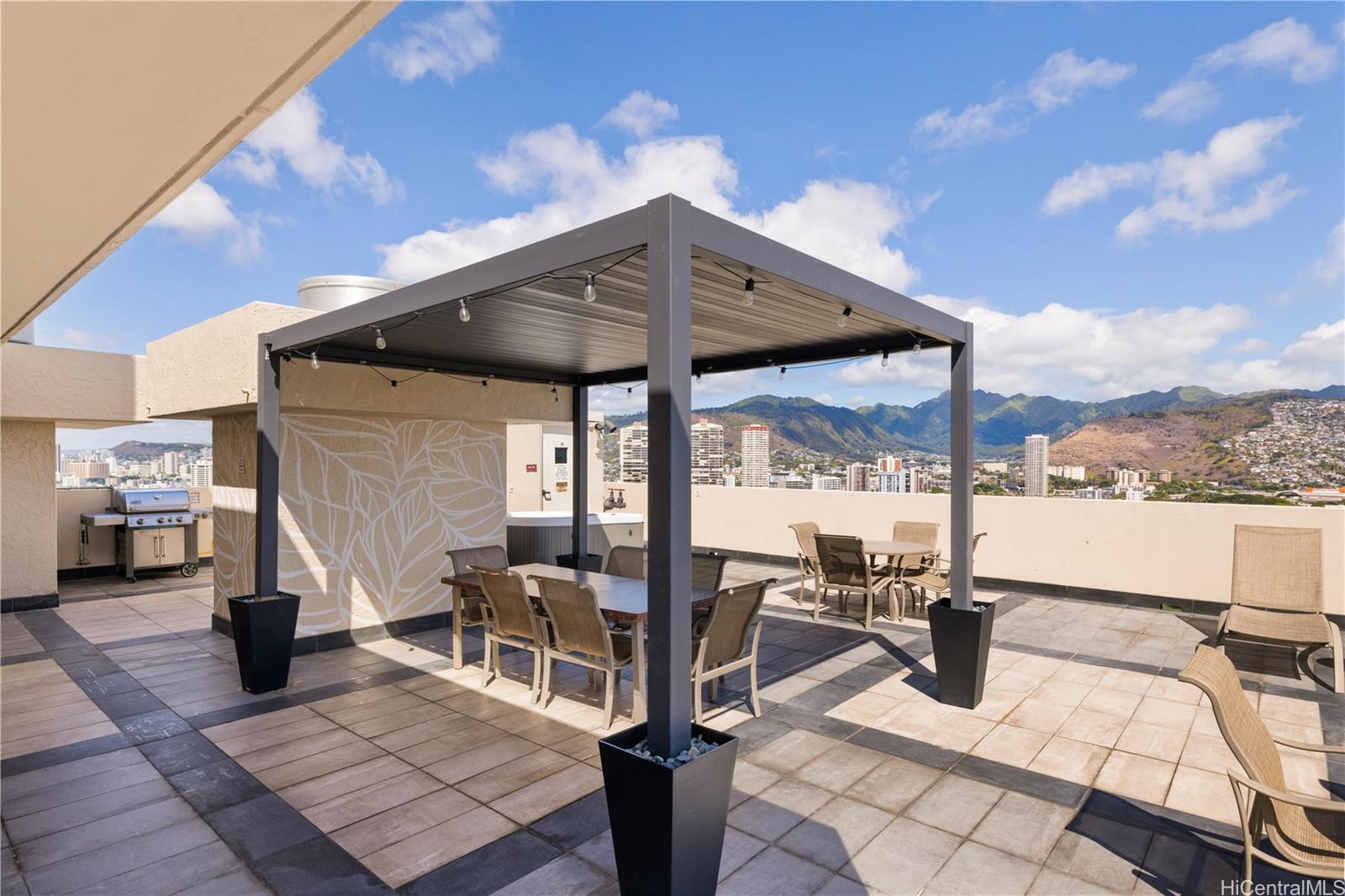 Fairway Villa condo # 2104, Honolulu, Hawaii - photo 12 of 18