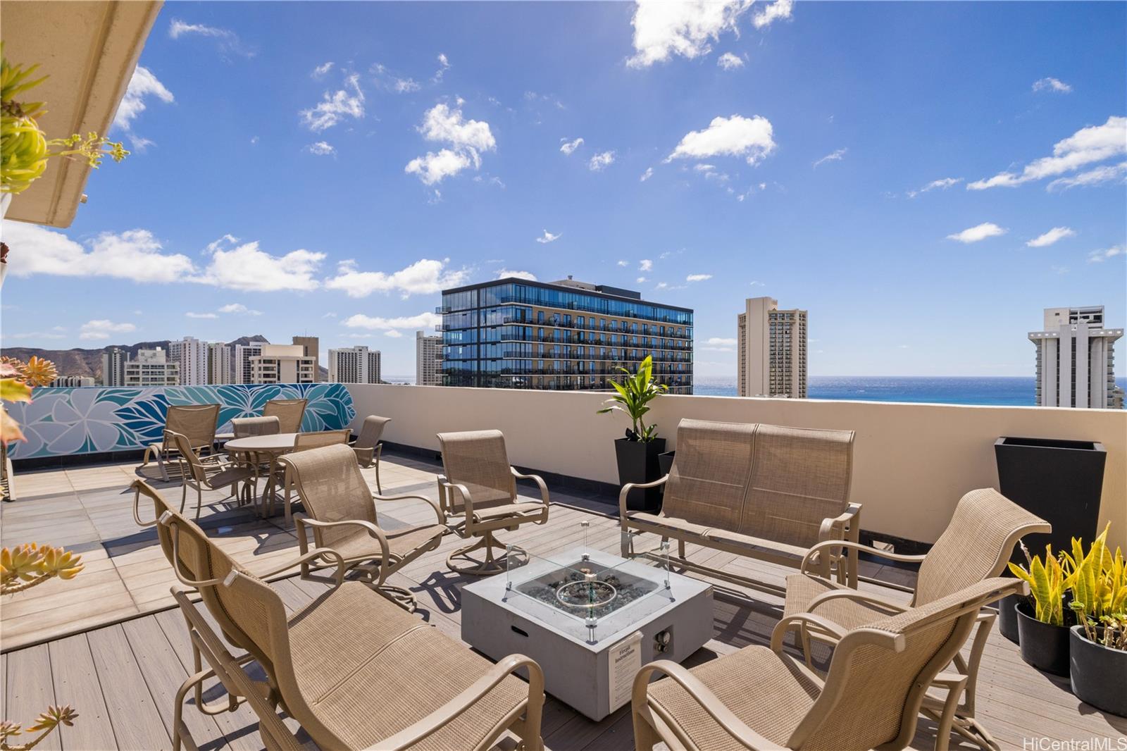 Fairway Villa condo # 2104, Honolulu, Hawaii - photo 14 of 18